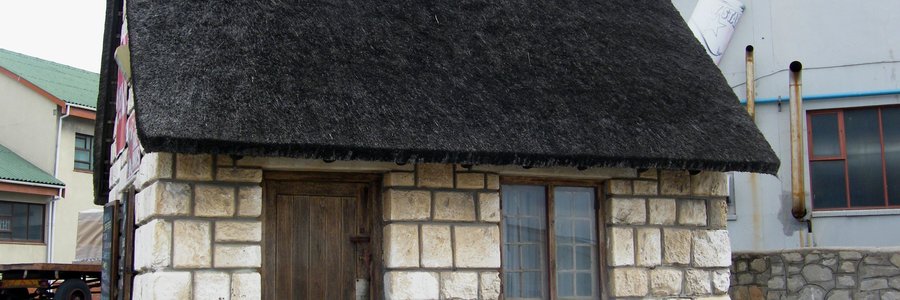  Die kalksteengeboutjie van vanmelewe in Gansbaai hawe 